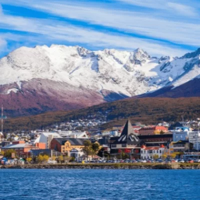 Por un terremoto en el sur de Chile, hay alerta de tsunami y evacuaciones preventivas en Punta Arenas y Ushuaia