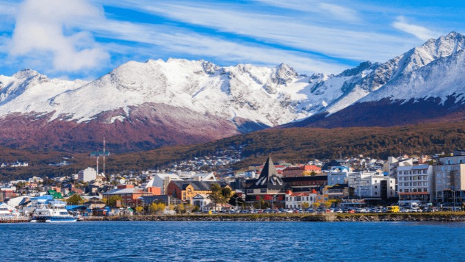 Por un terremoto en el sur de Chile, hay alerta de tsunami y evacuaciones preventivas en Punta Arenas y Ushuaia