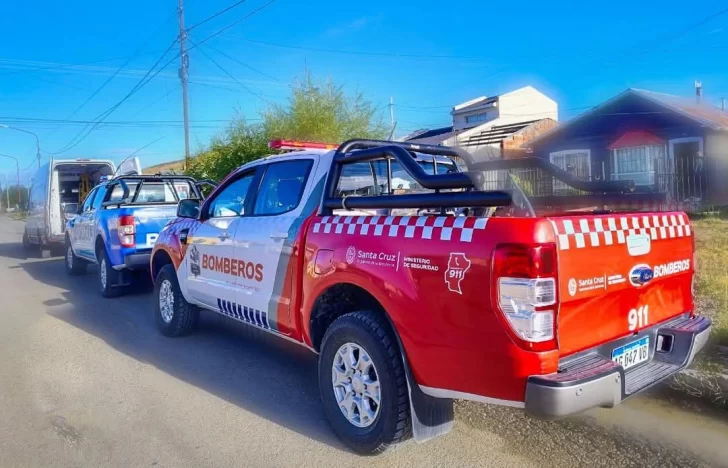 Bomberos debieron asistir a un hombre de avanzada edad que se cayó y no podía moverse