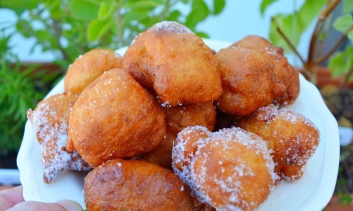Receta de buñuelos dulces con azúcar en solo 4 pasos