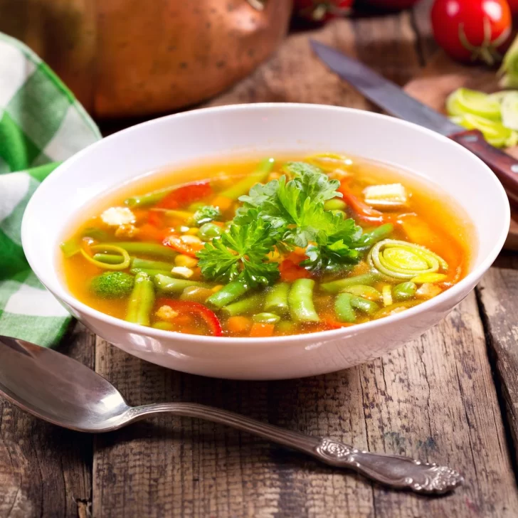 Receta de sopa verduras completa y bien potente para un menú antifrío
