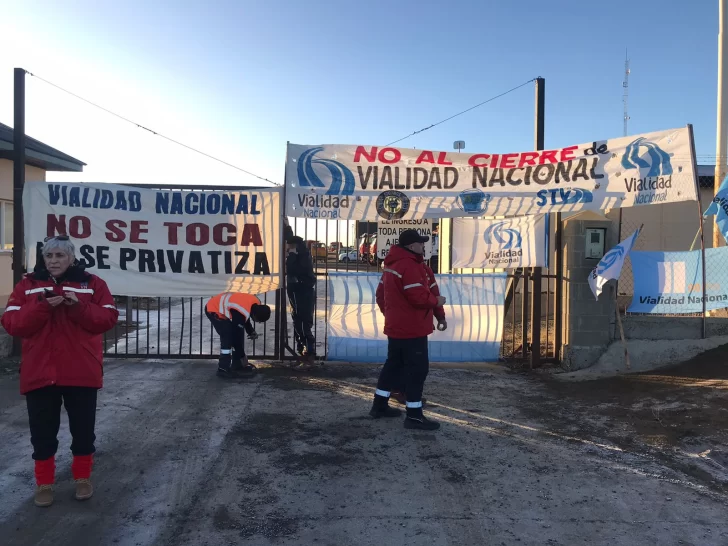  Reclamo de trabajadores de Vialidad Nacional en Santa Cruz por el 
