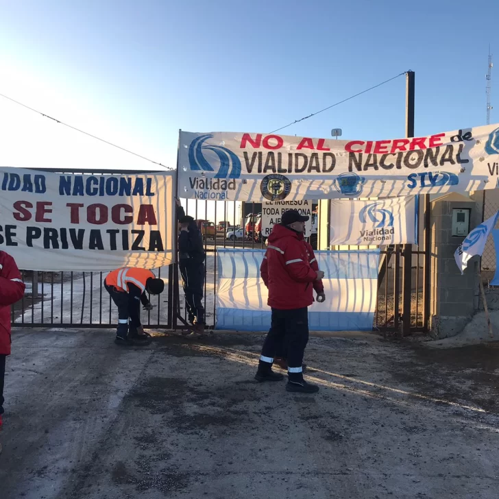 La Justicia frenó el cierre de Vialidad Nacional por un amparo del gremio contra el DNU de Javier Milei La Justicia frenó el cierre de Vialidad Nacional por un amparo del gremio contra el DNU de Javier Milei