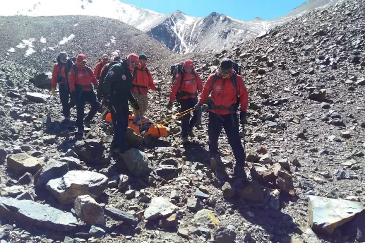 Turismo: Mendoza quiere cobrar rescates en la montaña para cubrir los costos por negligencia