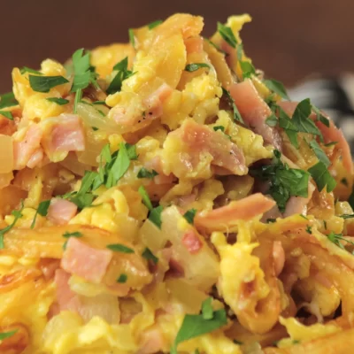 Receta de revuelto gramajo: un clásico popular y muy fácil de preparar