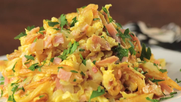 Receta de revuelto gramajo: un clásico popular y muy fácil de preparar