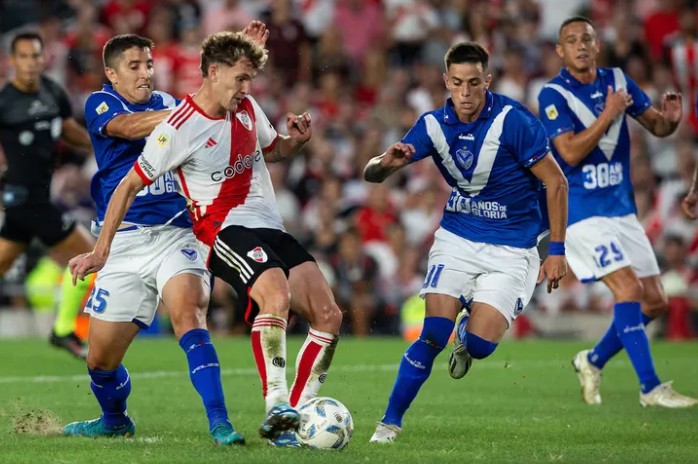 Pelota Libre o Fútbol Libre: cómo seguir en vivo River vs. Vélez por el Torneo Apertura