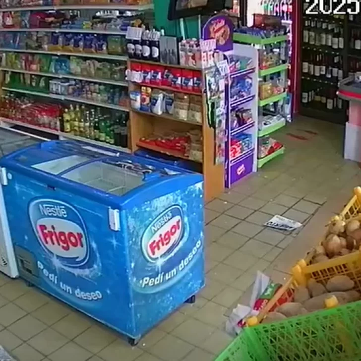 Inseguridad en Río Gallegos: Entró a robar a un comercio y se llevó carne, pan y packs de cerveza para un asado