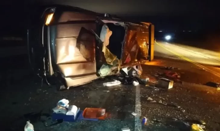 Un santacruceño perdió el control de su camioneta, volcó cerca de Trelew y terminó hospitalizado