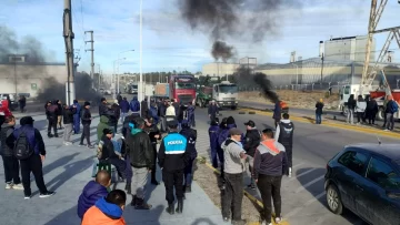 Conflicto pesquero: el SOMU sostiene el corte de ruta y advierte que hay “más de 15 mil familias” perjudicadas Conflicto pesquero: el SOMU sostiene el corte de ruta y advierte que hay “más de 15 mil familias” perjudicadas