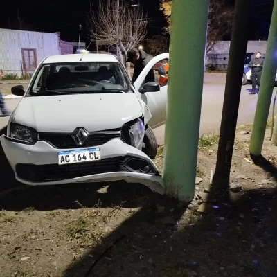 Estaba alcoholizado y chocó contra una palma ubicada a metros de la Guardia Urbana