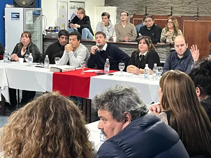 Convención del Radicalismo donde se votó a favor 16-14 por ir con Convención del Radicalismo donde se votó a favor 16-14 por ir con