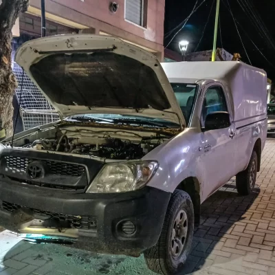 Dos autos sufrieron desperfectos mecánicos y fueron afectados por las llamas