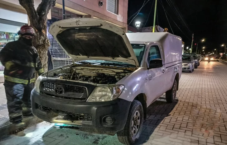 Dos autos sufrieron desperfectos mecánicos y fueron afectados por las llamas