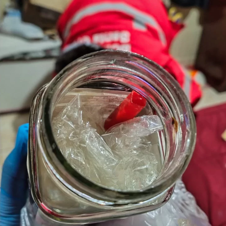 Peligro en el barrio 499 Viviendas: un termómetro estalló y debieron resguardar el mercurio Peligro en el barrio 499 Viviendas: un termómetro estalló y debieron resguardar el mercurio