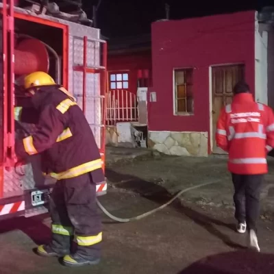 Las llamas se apoderaron de un departamento de Puerto Deseado: no hubo heridos