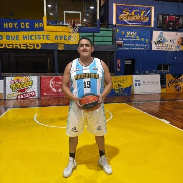 César Gómez, de Río Turbio al Mundial: Argentina debutó con una goleada en el Maxibásquet +40 en Suiza