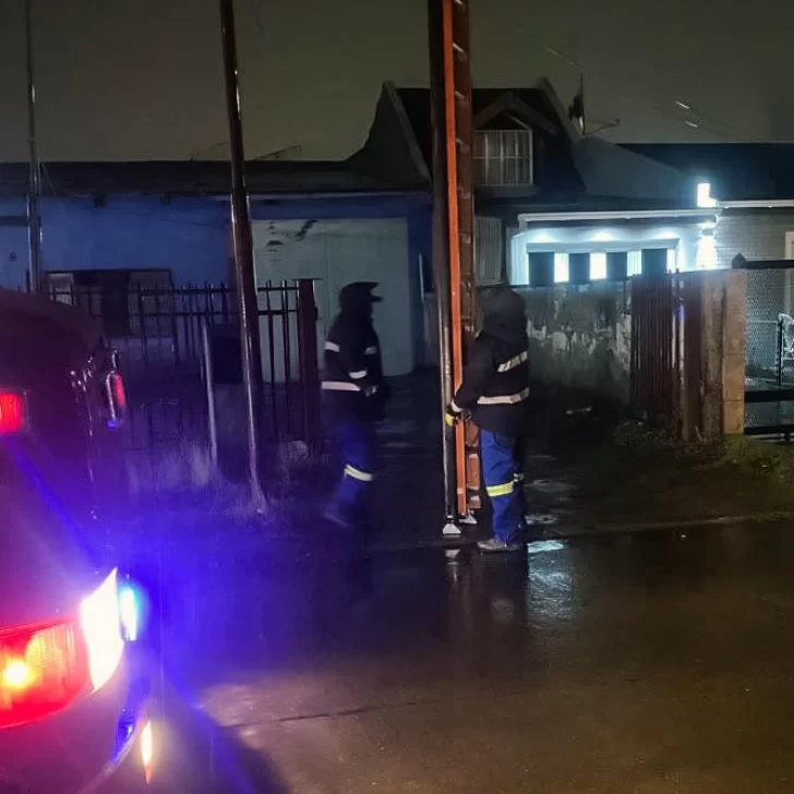 Bomberos y Servicios Públicos evitaron un posible siniestro por un cable eléctrico en Río Gallegos
