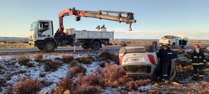 Dos vuelcos en cuestión de minutos en la ruta provincial 43 debido a la escarcha