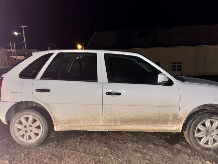Robaron un auto en pleno centro y lo abandonaron horas después en un barrio periférico