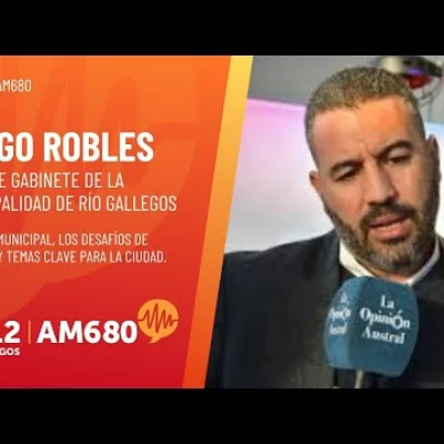 El jefe de Gabinete, Diego Robles, visita los estudios de LU12