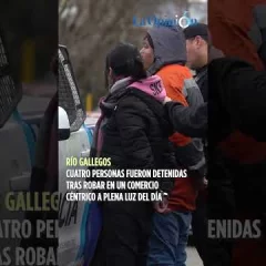 Cuatro personas fueron detenidas por robar en un comercio céntrico a plena luz del día
