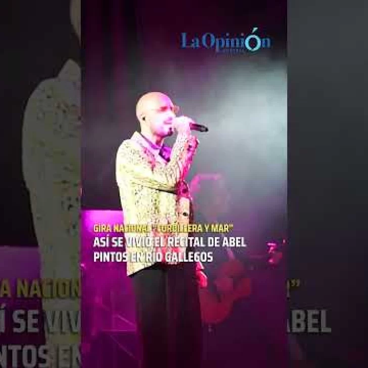 Abel Pintos brindó un show en Río Gallegos y cautivó al público local