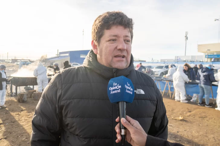 Pedro Luxen: “El salario de los estatales no cayó frente a la inflación, todo lo contrario”