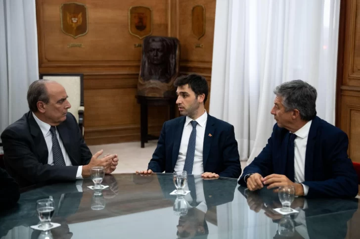  Francos, Torres y Menna, durante el encuentro de este martes en Buenos Aires.