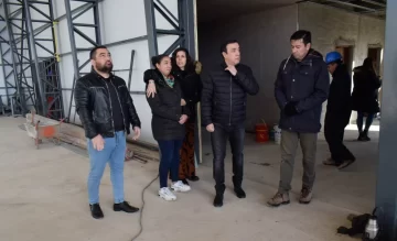 Grasso recorrió obras y anticipó que se evalúa la construcción de un nuevo gimnasio Grasso recorrió obras y anticipó que se evalúa la construcción de un nuevo gimnasio