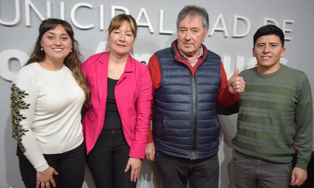  El apoyo a Zulma Neira de Fany Aguirre, concejal del Partido SER; Oscar Sandoval, exintendente de Los Antiguos, y Williams Ormeño, presidente de Concejo Deliberante.