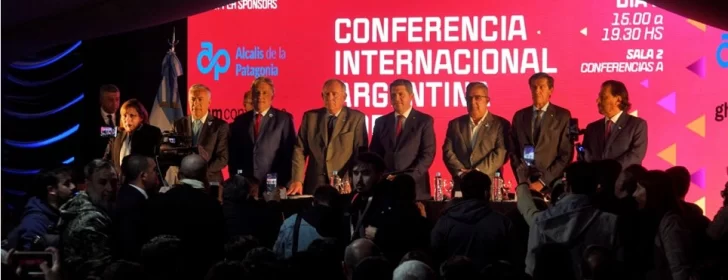 Argentina Cobre es el ciclo de conferencias y negocios del que participan los principales tomadores de decisiones. Argentina Cobre es el ciclo de conferencias y negocios del que participan los principales tomadores de decisiones.
