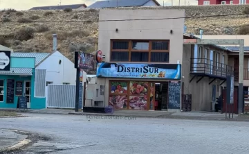 Delincuente aprovechó un descuido y se apoderó del dinero de la caja registradora de un local comercial