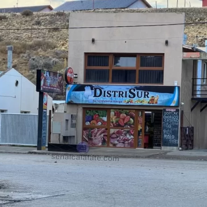Delincuente aprovechó un descuido y se apoderó del dinero de la caja registradora de un local comercial