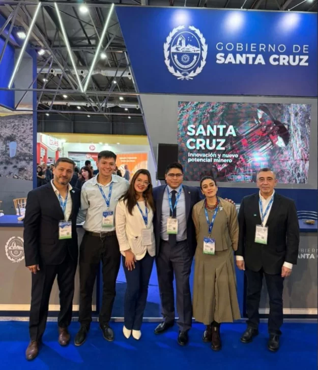 Vidal encabeza encuentro con empresarios argentinos y canadienses que analizan invertir en Santa Cruz Vidal encabeza encuentro con empresarios argentinos y canadienses que analizan invertir en Santa Cruz