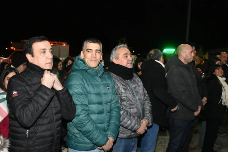  Pablo Grasso, Aldo Arabena, Nicolás Brizuela y Darío Menna, en el acto. (Foto: José Navea/La Opinión Austral).