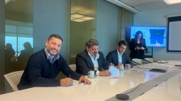 Se firmó la escritura de cesión de las áreas que eran de YPF a FOMICRUZ