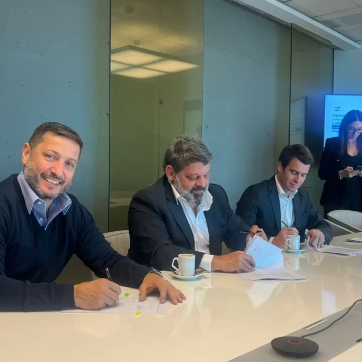 Se firmó la escritura de sesión de las áreas que eran de YPF a FOMICRUZ S.E.