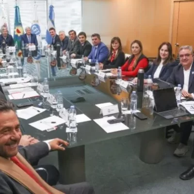 Gobernadores presionan al gobierno de Milei: acuerdan impulsar un proyecto de ley por “coparticipación directa”