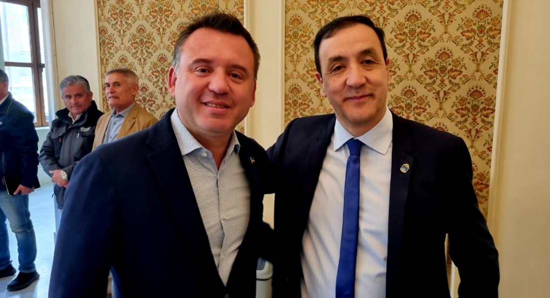 Pablo Grasso y el alcalde de Punta Arenas, Claudio Radonich.