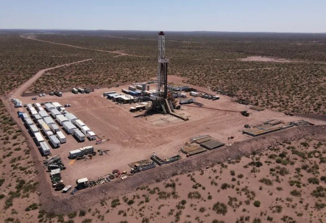 Esta evolución se explica por el incremento de la actividad en los principales bloques shale, como Loma Campana, La Amarga Chica, Bandurria Sur y Bajada del Palo Oeste. Esta evolución se explica por el incremento de la actividad en los principales bloques shale, como Loma Campana, La Amarga Chica, Bandurria Sur y Bajada del Palo Oeste.