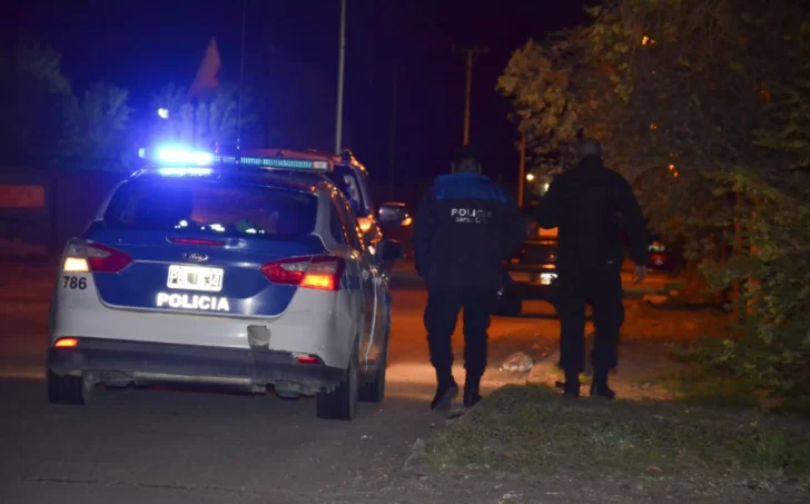 Intentaron robar en una casa y escaparon a los tiros: dos hombres fueron detenidos