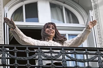 Cristina convocó a un acto por 9 de Julio y hablará desde su prisión domiciliaria: “Hermosa oportunidad para volver a comunicarnos” Cristina convocó a un acto por 9 de Julio y hablará desde su prisión domiciliaria: “Hermosa oportunidad para volver a comunicarnos”
