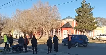 Una camioneta y una motocicleta chocaron por la presencia de escarcha en las calles Una camioneta y una motocicleta chocaron por la presencia de escarcha en las calles