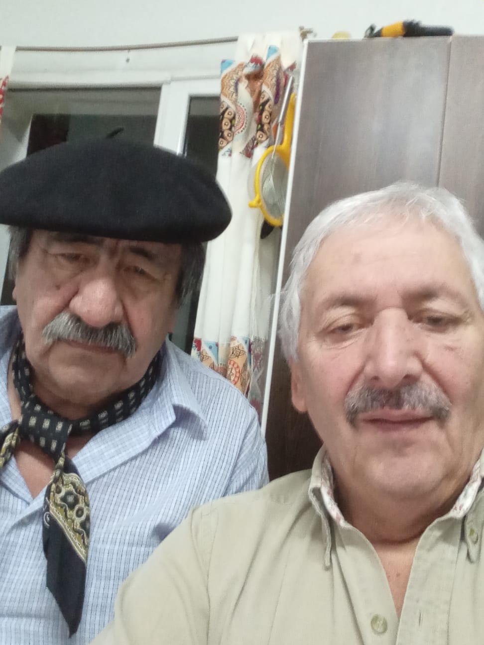  Carlos Guardo y su amigo Manuel Quintillán. Los une el amor por la provincia y el campo.