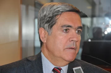 El Procurador de Chubut apuntó al juez Petris: “Podríamos estar frente a lavado de activos, fraude y delitos de índole sexual” El Procurador de Chubut apuntó al juez Petris: “Podríamos estar frente a lavado de activos, fraude y delitos de índole sexual”