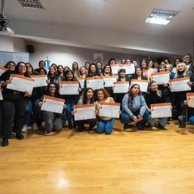 Operadoras de Niñez de Río Gallegos reciben diplomas universitarios y aumento del 40%