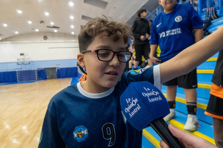  Valentíno, jugador de La Academia. (FOTO: LEANDRO FRANCO/ LA OPINIÓN AUSTRAL)