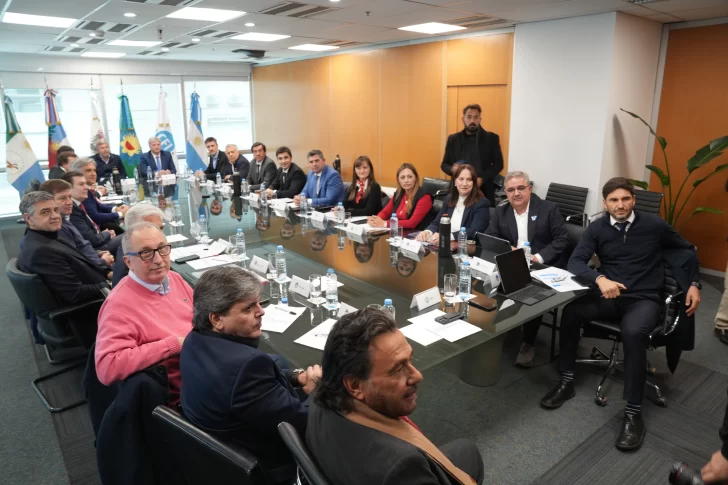 Crece la tensión de gobernadores y la nación por la falta de acuerdo por los fondos