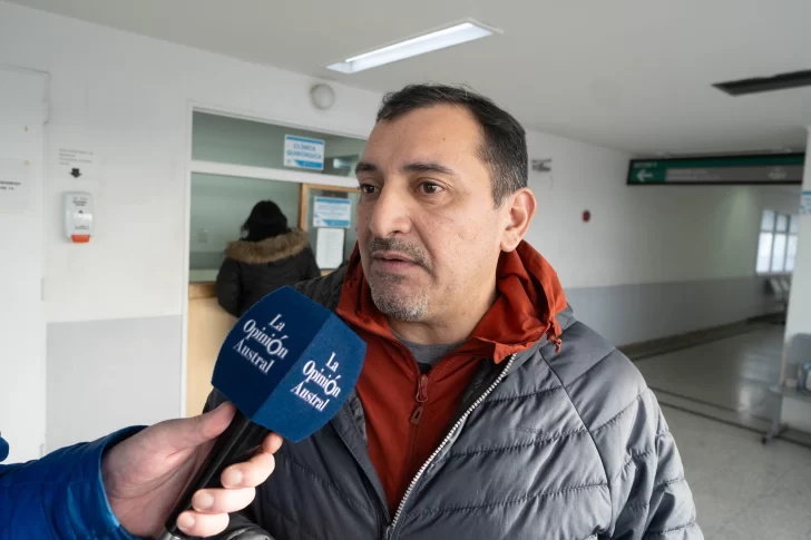  Héctor Vargas, pareja de Viviana Velásquez, contó a La Opinión Austral cómo sucedió el ataque. Foto: Leandro Franco/La Opinión Austral